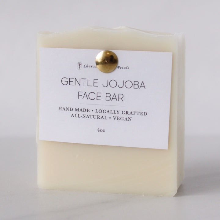 Gentle Jojoba Face Bar vegan white close up 